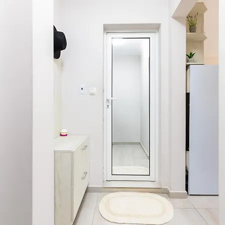 Διαμέρισμα 'ozi' Quite Place In Perfect Center