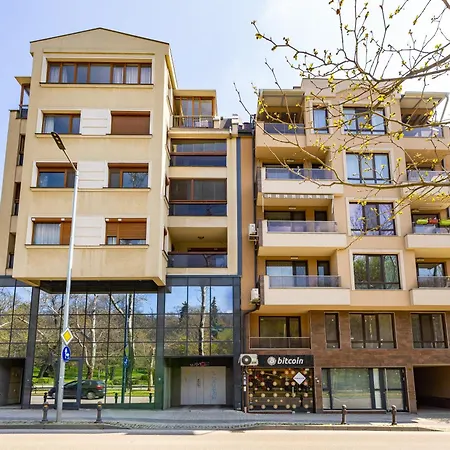 'ozi' Quite Place In Perfect Center *