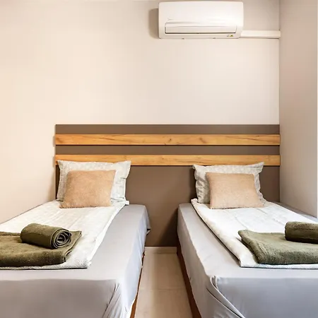 'ozi' Quite Place In Perfect Center Apartment